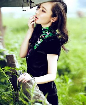 Хо Сыянь в модном журнале