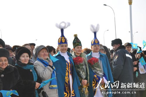 На китайско-казахстанской границе состоялась церемония открытия МЦПС 'Хоргос' и стыковки второй трансграничной железной дороги между двумя странами 