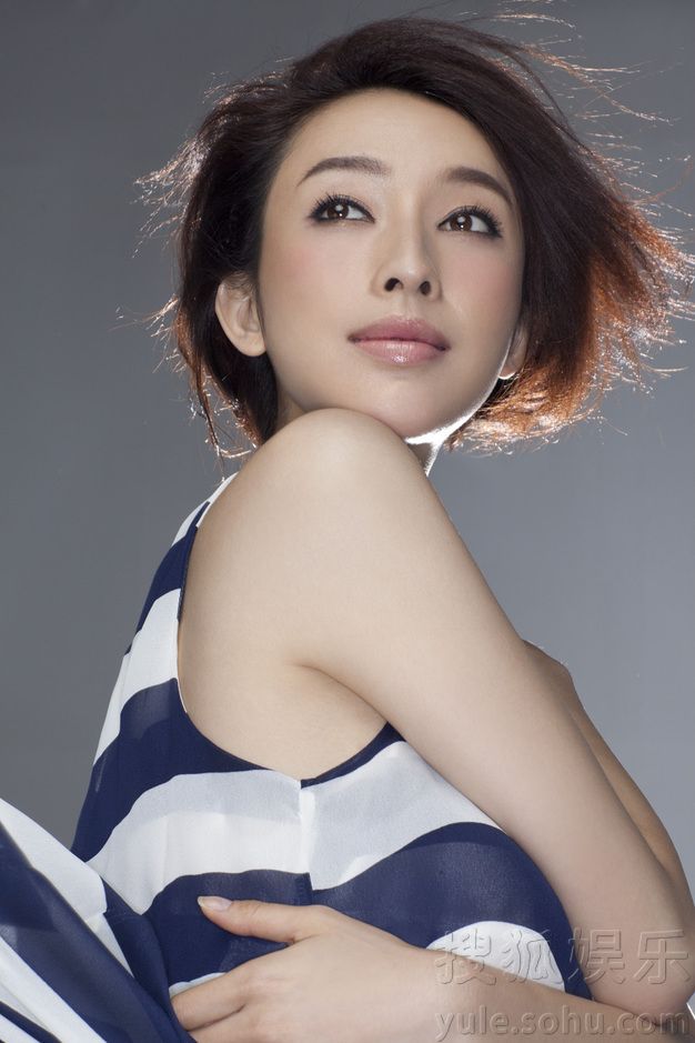 Новые снимки красотки Чжан Ли