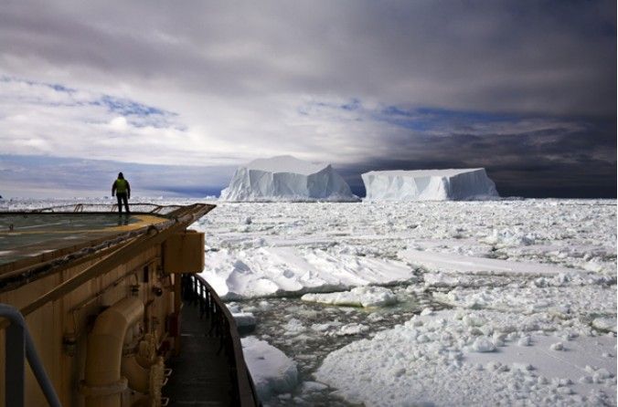 Исчезающие ледяные горы в объективе известного американца Камиля Симэна 