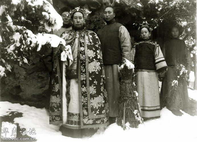 Жизненные фотографии императрицы Цыси в 1903 году