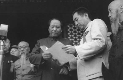 Фотографии первого премьера КНР Чжоу Эньлая