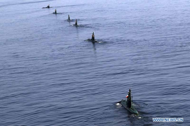 В водной акватории в южной части Ирана 3 января состоялся морской парад боевых кораблей ВМС ИРИ.
