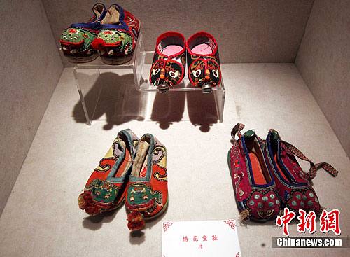 Выставка предметов обихода с вышивкой в Нанкине