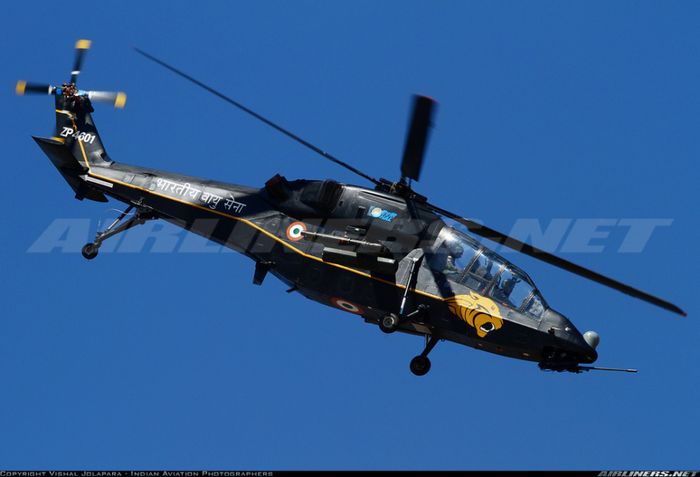 ВМС Индии намерены приобрести 65 боевых вертолетов «LCH»
