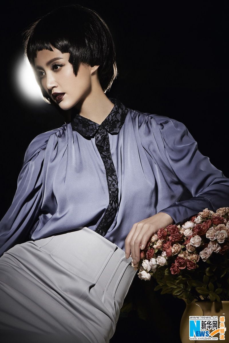 Сексуальная Чжан Синьи на обложке модного журнала