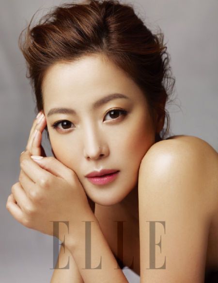 Южнокорейская звезда Ким Хи Сон в модном журнале