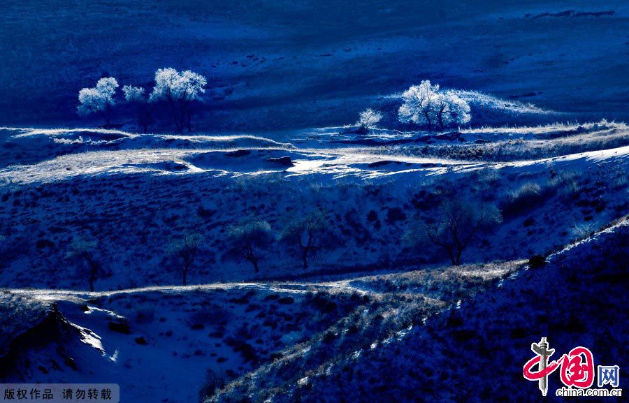 Сказочные зимние пейзажи степи Башан во Внутренней Монголии