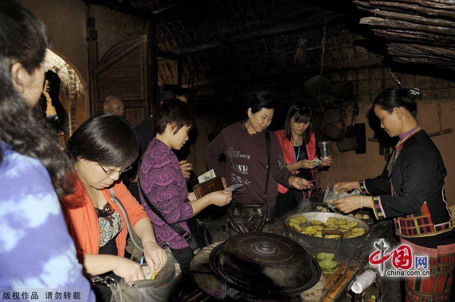 В семье руководителя самой старой деревни в провинции Хайнань