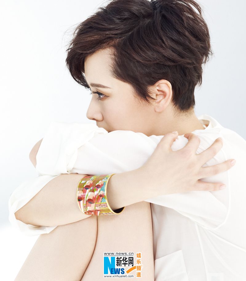 Телезвезда Хай Цин попала на обложку модного журнала