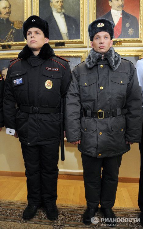 Недавно была продемонстрирована новая форма МВД России. Президент Медведев посетил церемонию.