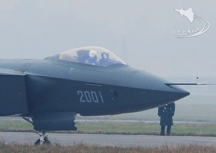 Высококачественные снимки истребителя «Цзянь-20»