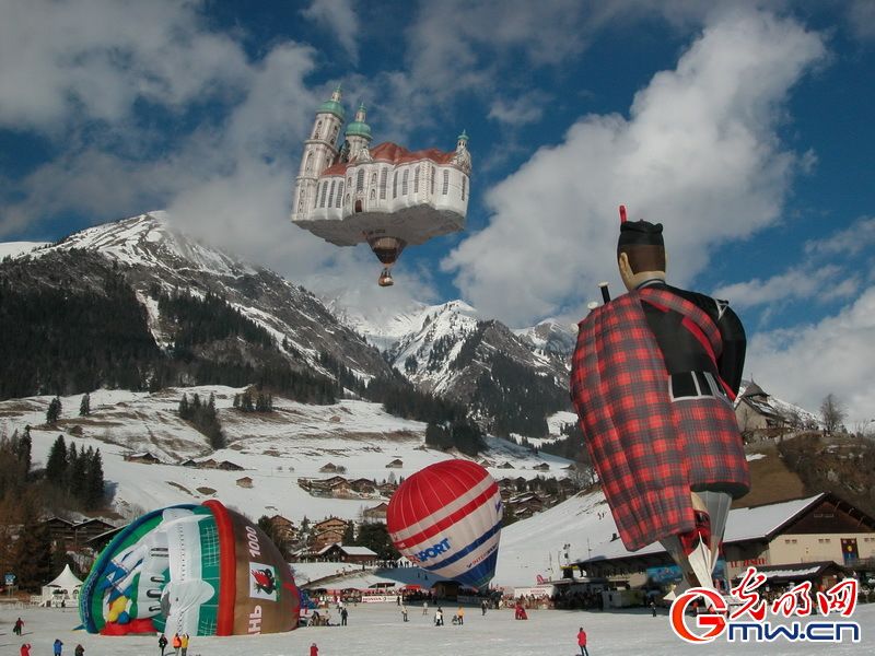 Фото: Международный фестиваль воздушных шаров в Швейцарии