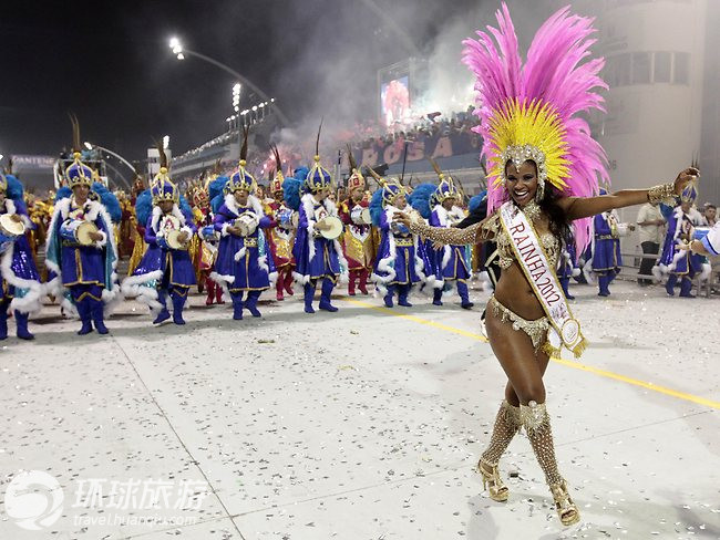 Торжественный карнавал в Бразилии 2012 1