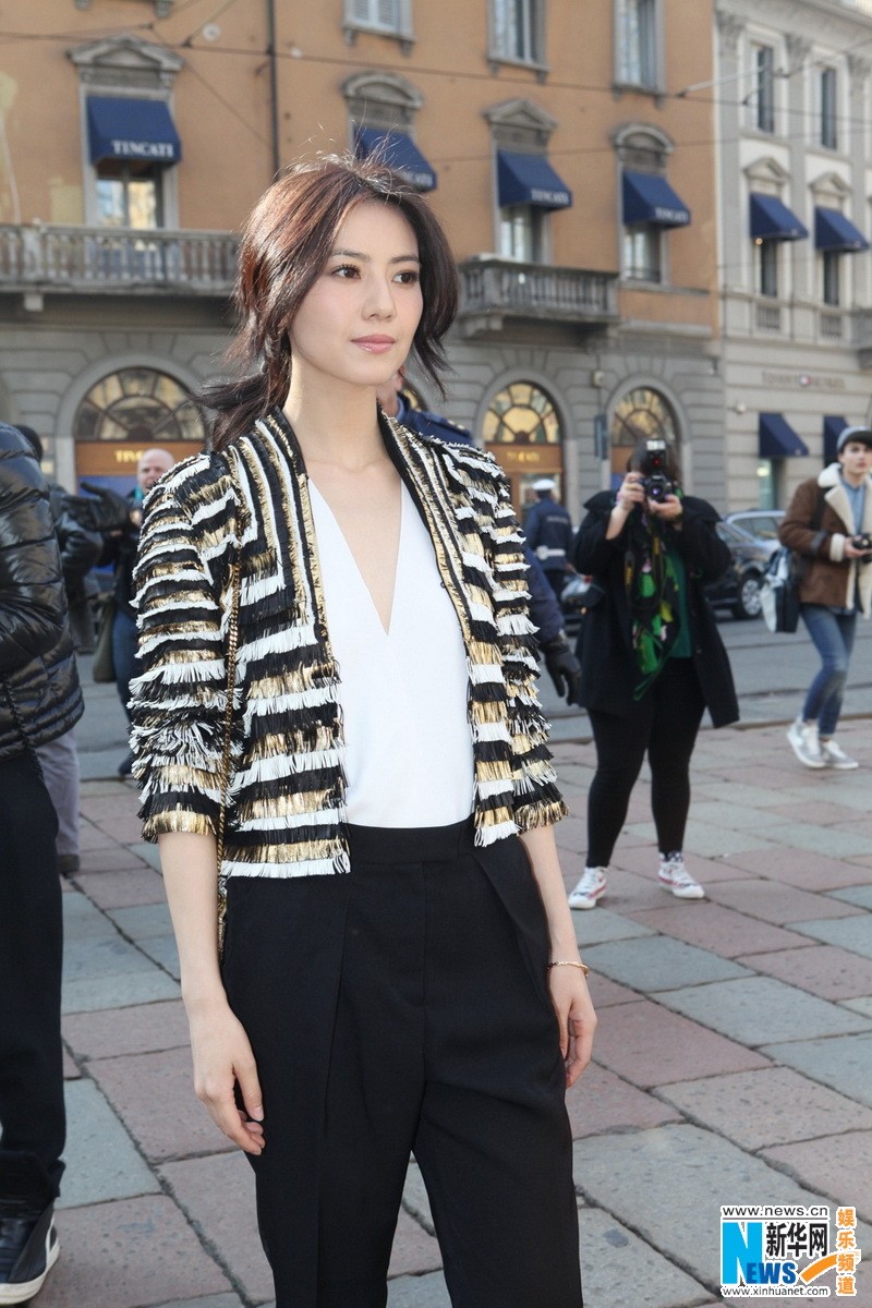 Гао Юаньюань на Неделе моды в Милане3