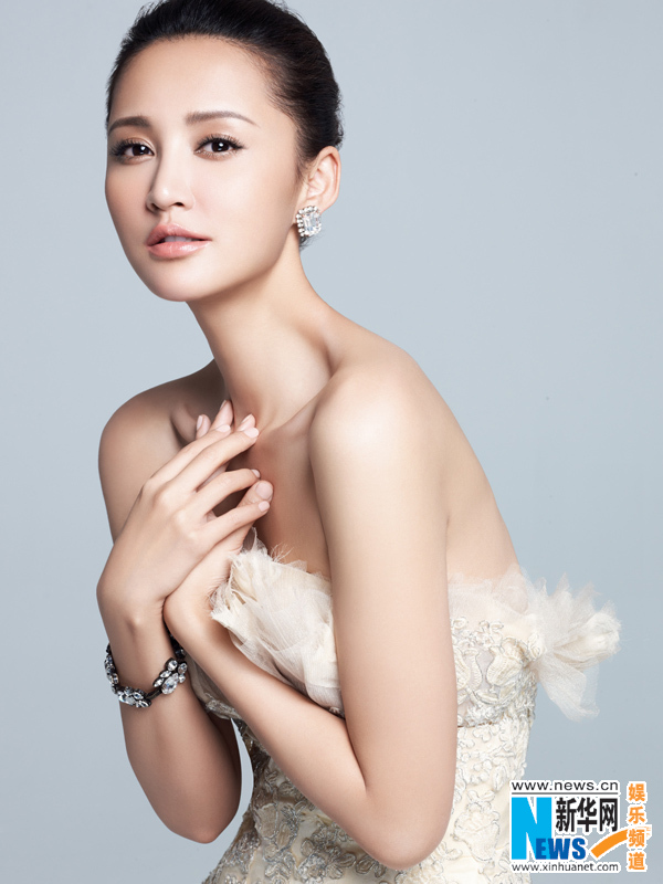 Восходящая актриса Чжан Синьи