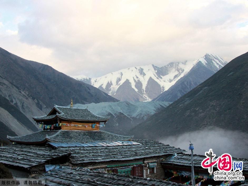 Святое место - монастырь Гунгасы в провинции Сычуань