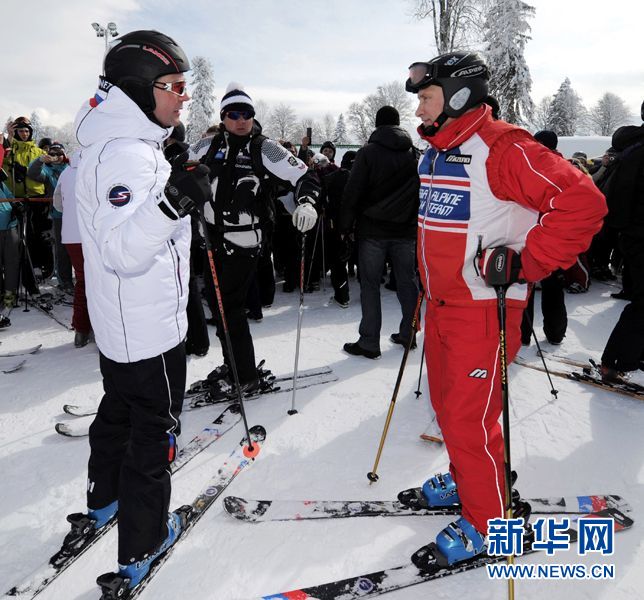 Путин и Медведев отметили победу в выборах прогулкой на лыжах 6