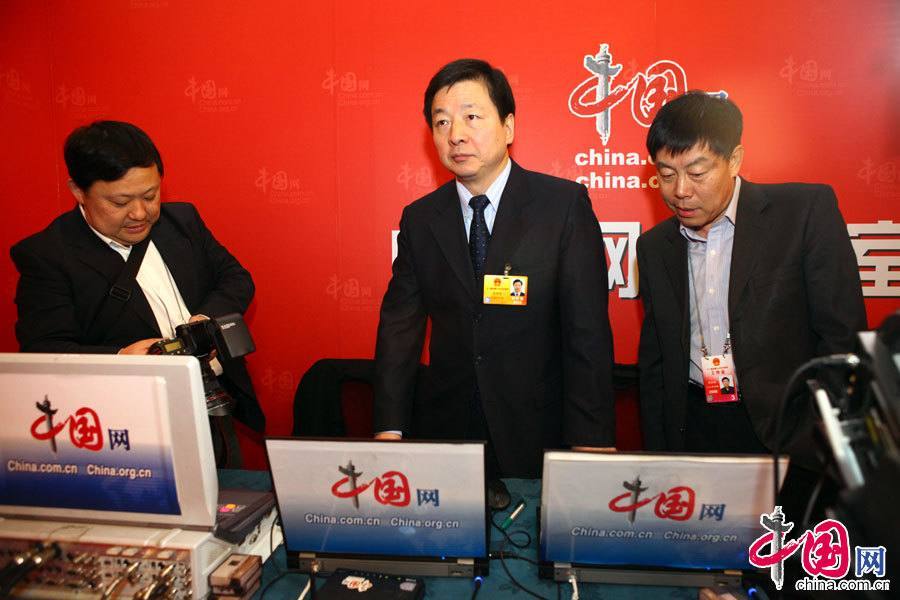 Начальник Управления издательства литературы на иностранных языках КНР посетил студию веб-сайта «Чжунгован» в Доме народных собраний 