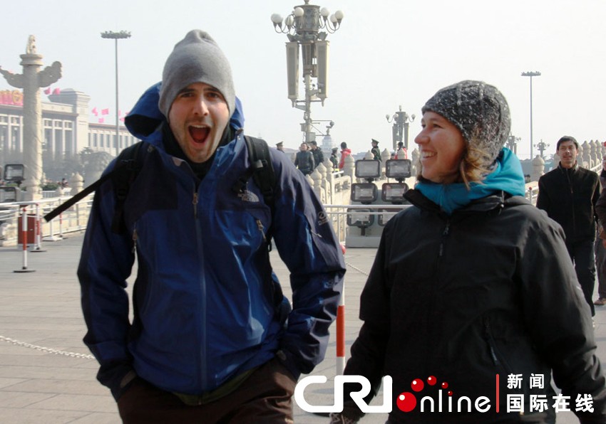Иностранные туристы на площади Тяньаньмэнь в период «двух сессий»9