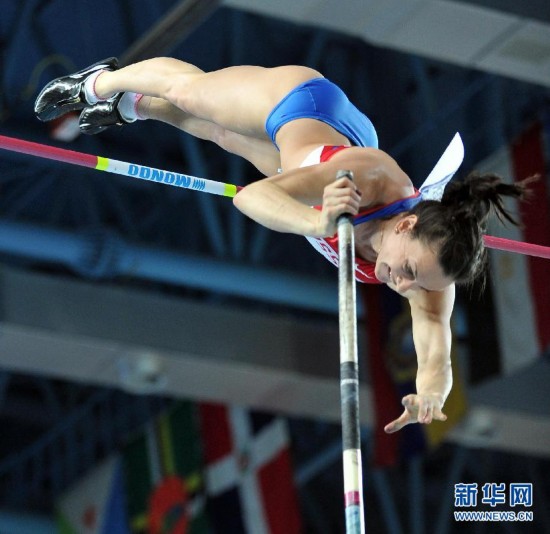 На фото: Исинбаева в ходе соревнования.