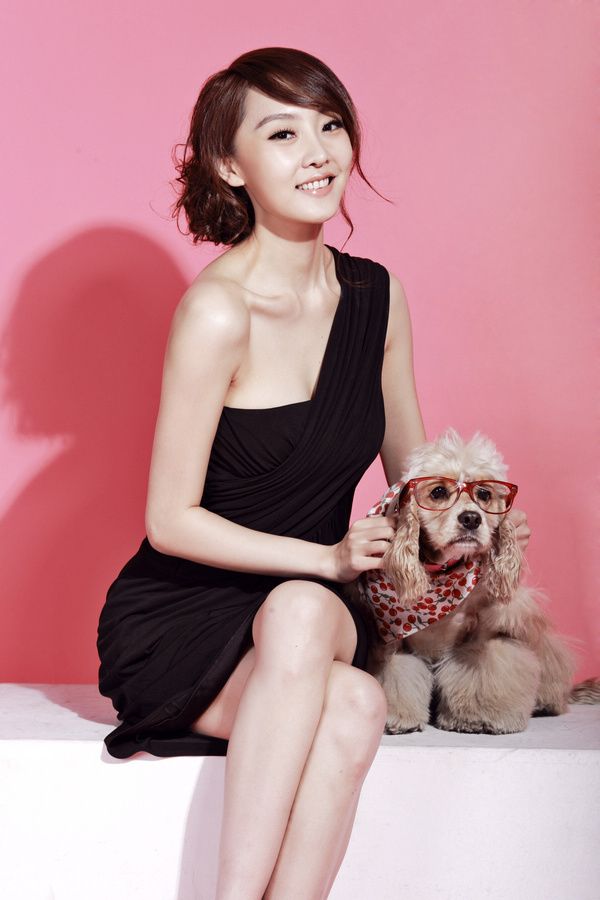 Красотка Лю Ян на обложке модного журнала