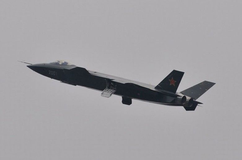 Новый испытательный полет истребителя «Цзянь-20»