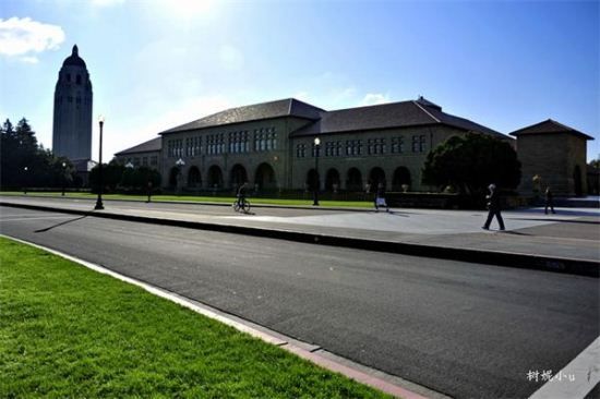 Самый красивый университет США: 28 миллиардеров оконичили этот университет 