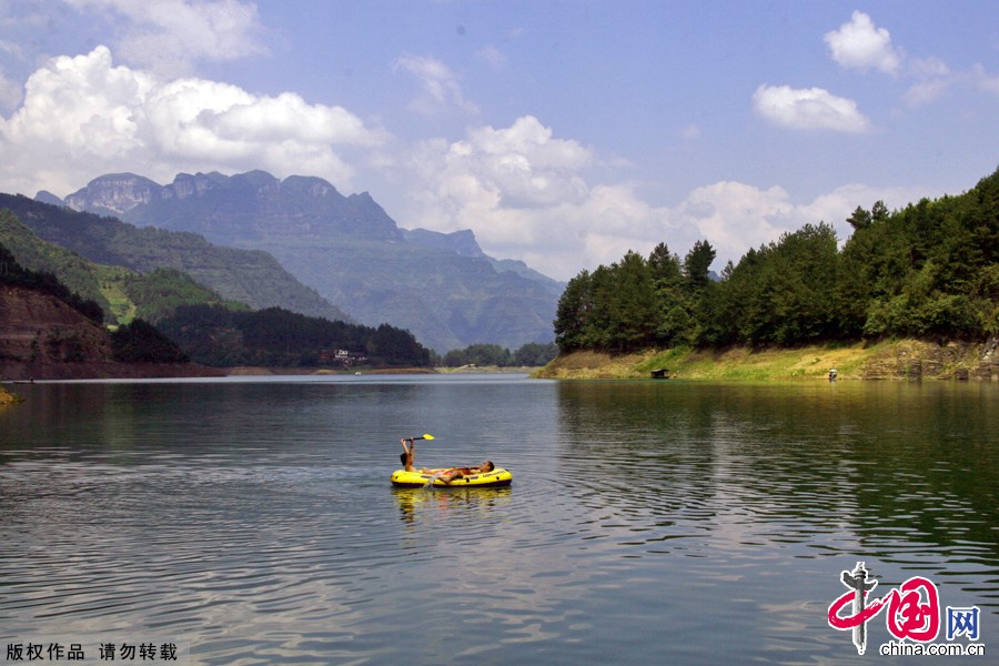 Красивые пейзажи озера «Сяонаньхай» в Чунцине3