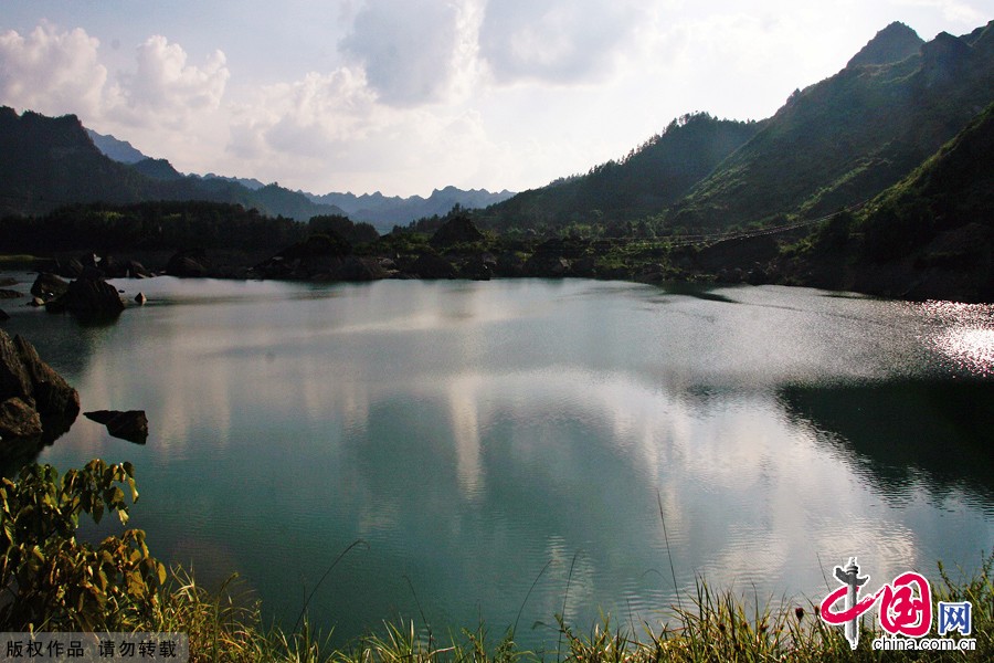 Красивые пейзажи озера «Сяонаньхай» в Чунцине4