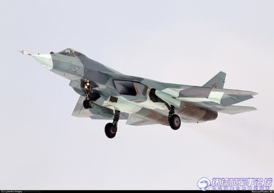 Пробный полет российского истребителя четвертого поколения «Т-50»1