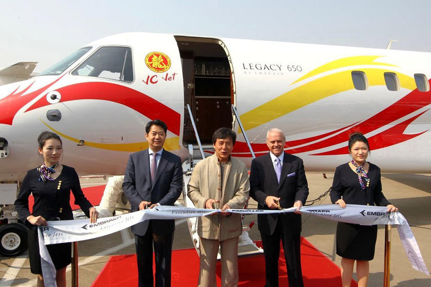 Стоимость такого самолета - модели Legacy 650 – составляет 200 млн. юаней.