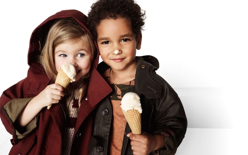 Рекламные фото детской одежды весна-лето 2012 года от бренда «Burberry»