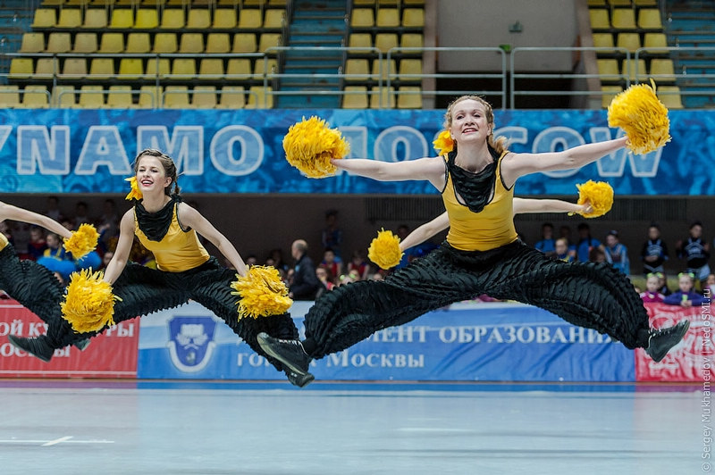 Прекрасные фотографии с Конкурса болельщиц-2012 в Москве 19