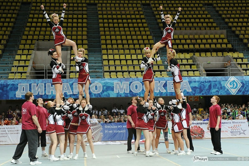 Прекрасные фотографии с Конкурса болельщиц-2012 в Москве 24