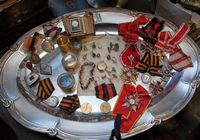 В Санкт-Петербурге нашли клад из более тысячи драгоценных украшений и серебра