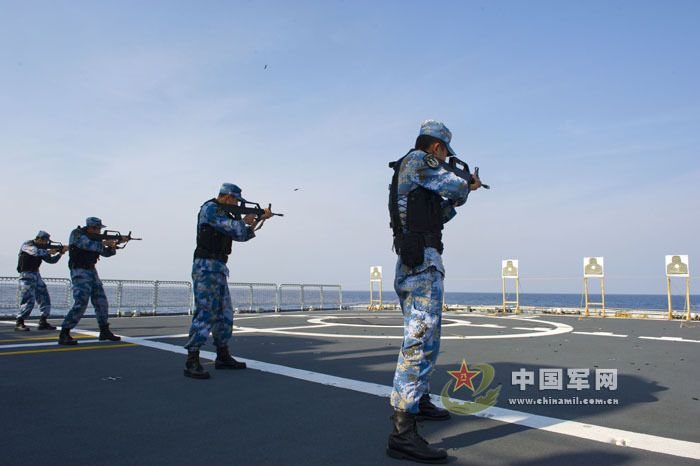 Тренировки и жизнь 11-го отряда конвойных кораблей ВМС Китая в Аденском заливе