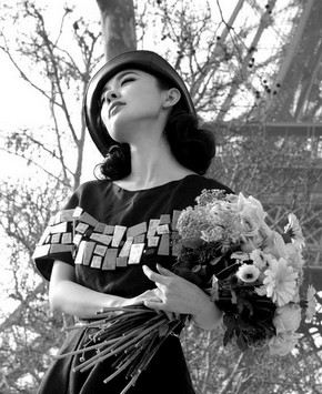 Хо Сыянь в романтичном Париже