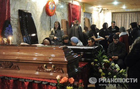 Восемь человек похоронили в Тюмени, еще одного - в селе Омутинское (Тюменская область). 