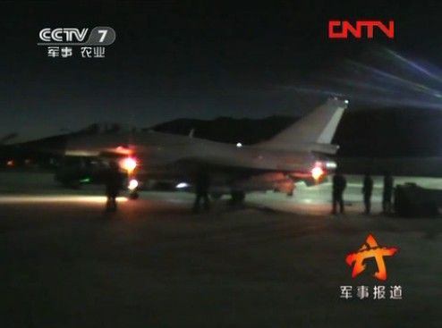 Истребители «Цзянь-10» на высоте 4 км во время учений