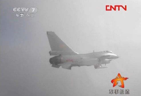 Истребители «Цзянь-10» на высоте 4 км во время учений