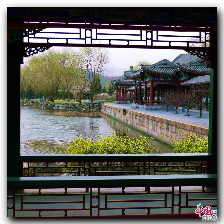Чарующий весенний императорский парк «Ихэюань»
