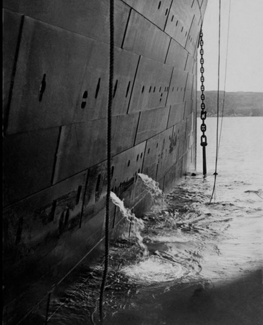 Браун сделал несколько фотографий «Титаника» до его крушения.