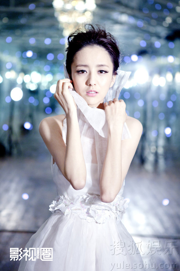 Красивая актриса Тун Лия