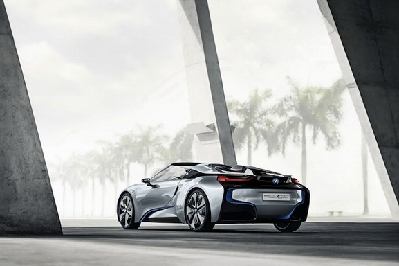 Фото: концепт-кар BMW i8 Spyder