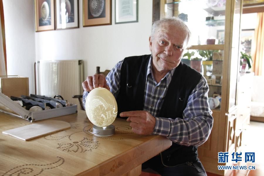 Оригинальное искусство резьбы на яйцах в Словении