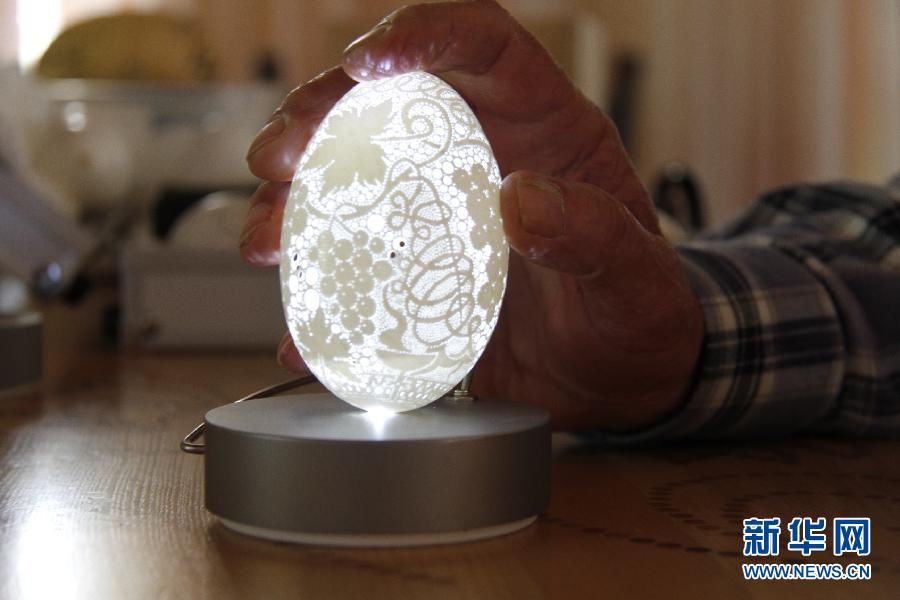 Оригинальное искусство резьбы на яйцах в Словении