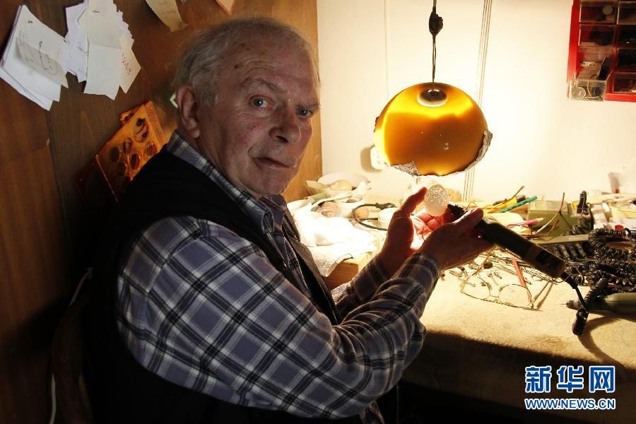 Оригинальное искусство резьбы на яйцах в Словении