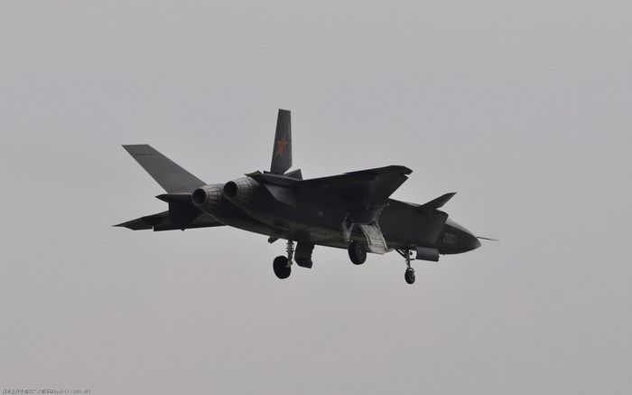 Идут испытания китайского истребителя-невидимки