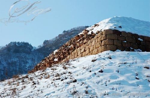 Достопримечательность провинции Цзилинь: Гаогоули культурный и исторический памятник